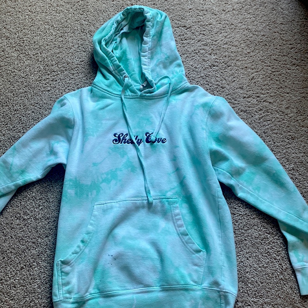 Really nice Shelly cove sweatshirt.